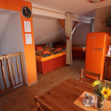 Orange Loft Apartment Kajov Bagian luar foto