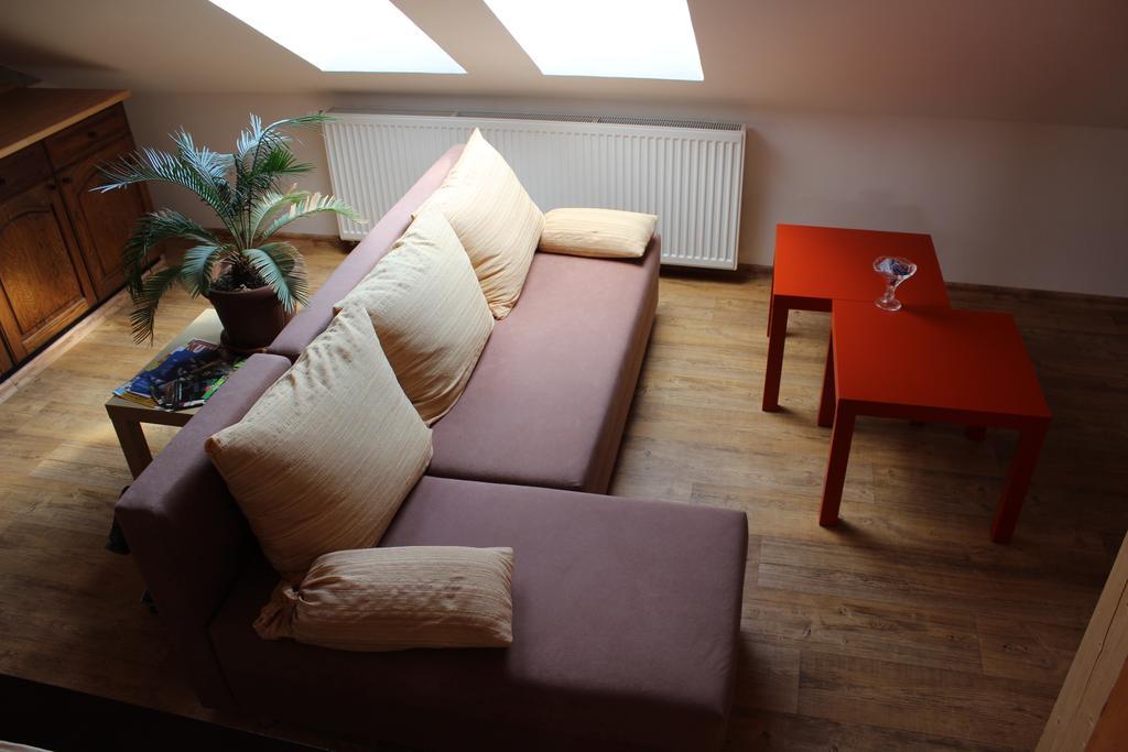 Orange Loft Apartment Kajov Bagian luar foto