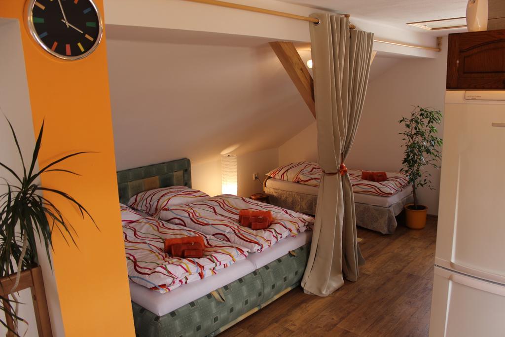 Orange Loft Apartment Kajov Bagian luar foto