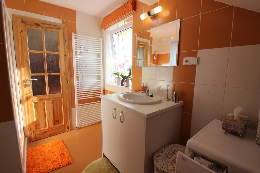Orange Loft Apartment Kajov Bagian luar foto
