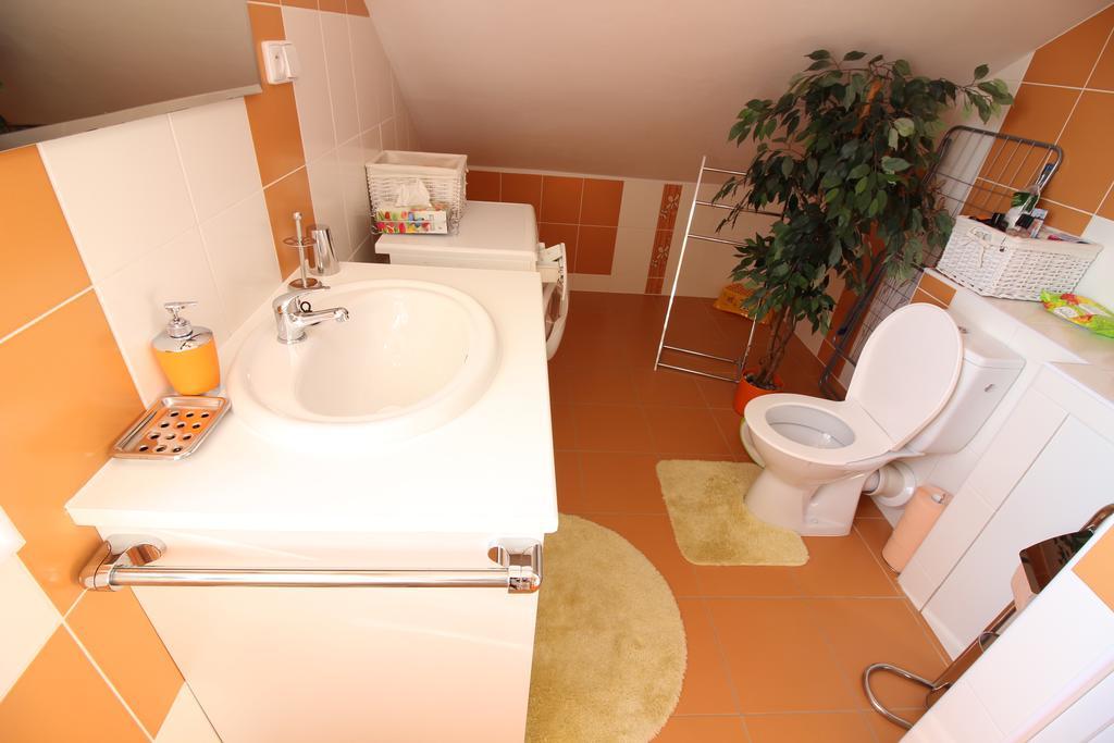 Orange Loft Apartment Kajov Bagian luar foto
